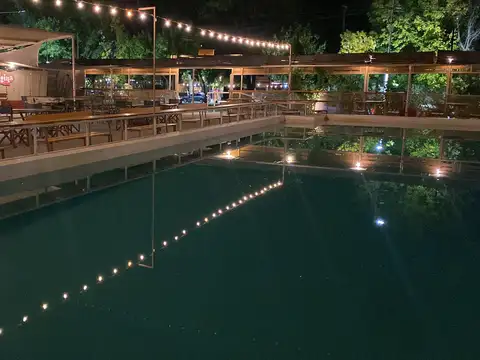 Fondo de comercio en Neuquen RESTORAN - BAR - PARRILLA con Pileta y bar Cervecero