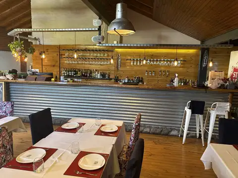 Fondo de comercio en Neuquen RESTORAN - BAR - PARRILLA con Pileta y bar Cervecero