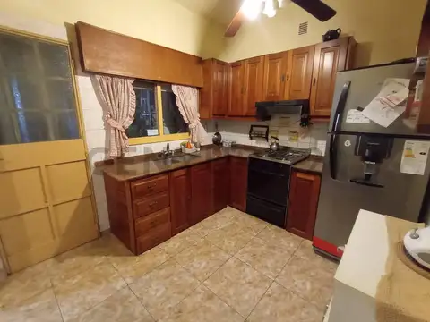 VENTA CASA JOSE C. PAZ 4 AMBIENTES