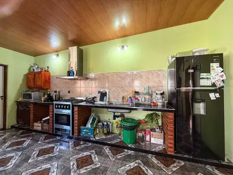 Casa 3 ambientes con 1 baño