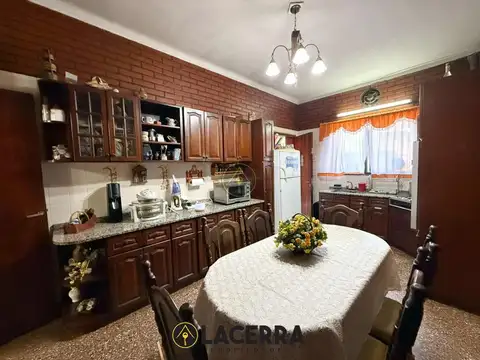 Casa 4 ambientes con parque en venta en Loma Hermosa NUEVO VALOR 