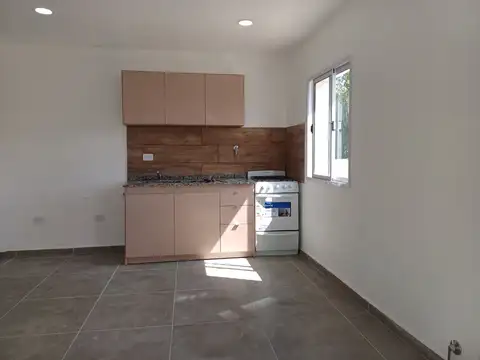 Depto Tipo Casa en Alquiler en El Palomar, $ 800.000