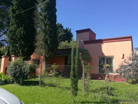 CASA EN VENTA DE 3 AMBIENTES EN B° C° PQUE. PERO