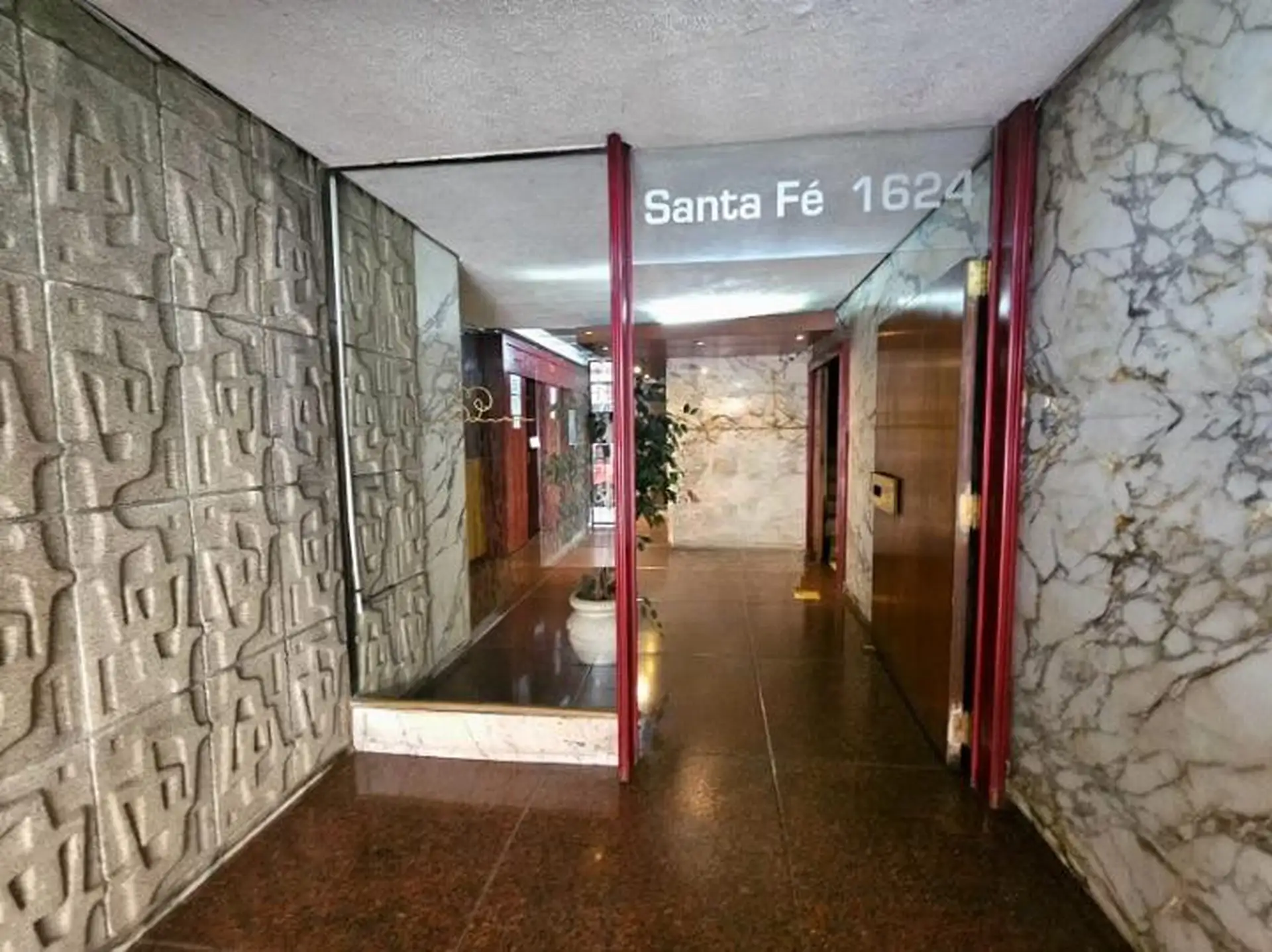 Venta Departamento 2 Ambientes Centro Con balcón al frente