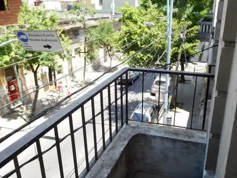 DEPARTAMENTO DE 3 AMBIENTES AL FRENTE CON BALCON