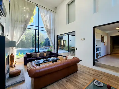 Casa en Venta con 1 cochera