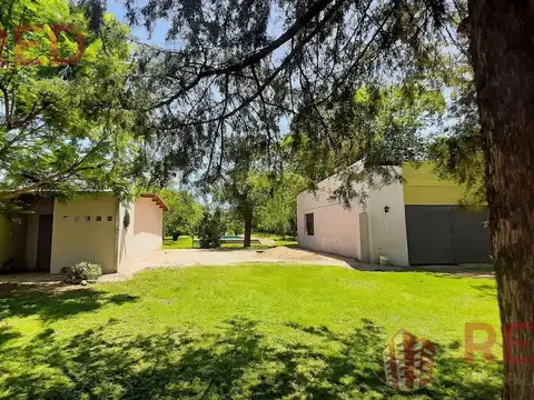 Casa en Venta con 2 cocheras