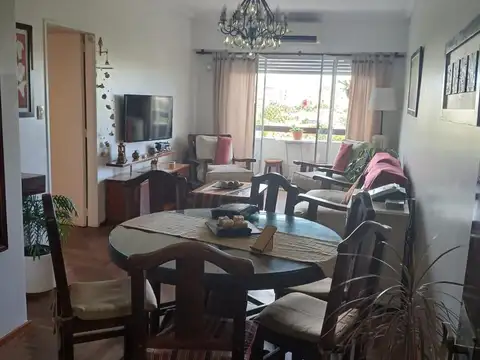 DEPARTAMENTO EN VENTA, 4 AMB, FRENTE, GRAL URQUIZA AL 1600, A 2 CUADRAS DE AV MAIPÚ. APTO CRÉDITO