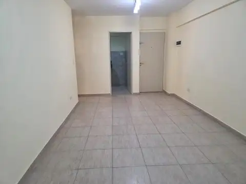 Caseros Departamento de 2 Ambientes con Balcon Corrido con Espacio Cochera F: 10486