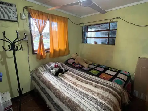 VENTA/CASA EN ESQUINA/3 DORMITORIOS/OPORTUNIDAD