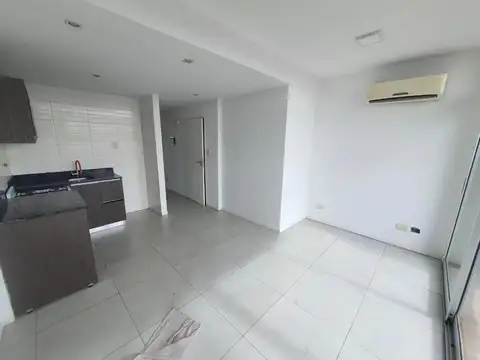 Excelente 2 Ambientes Balcon y Terraza Propia con Parrilla