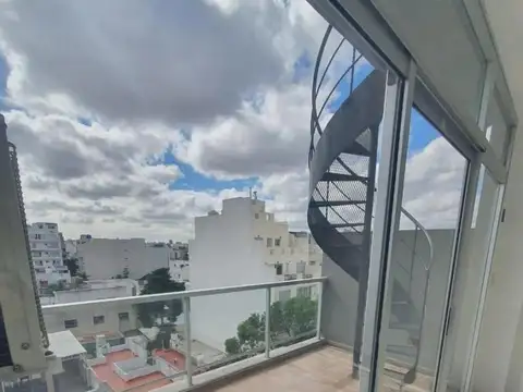 Excelente 2 Ambientes Balcon y Terraza Propia con Parrilla
