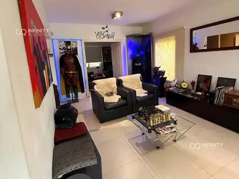 Casa 7 ambientes con 5 baños