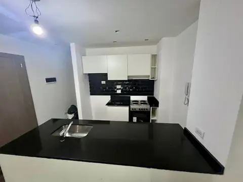 VENTA DE MONO AMBIENTE 1er PISO CON PATIO