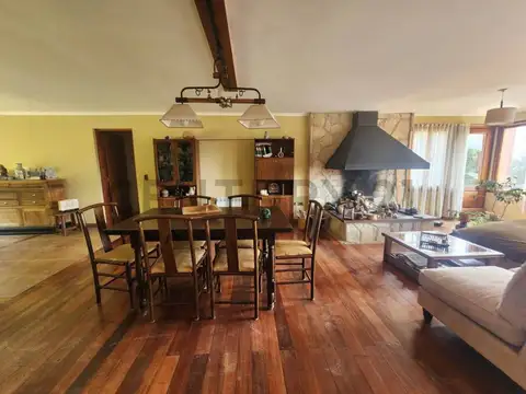 Casa en Venta con 7 cocheras