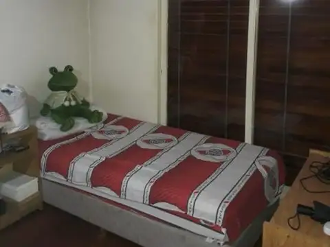 CHALET 6 AMBIENTES CON COCHERA