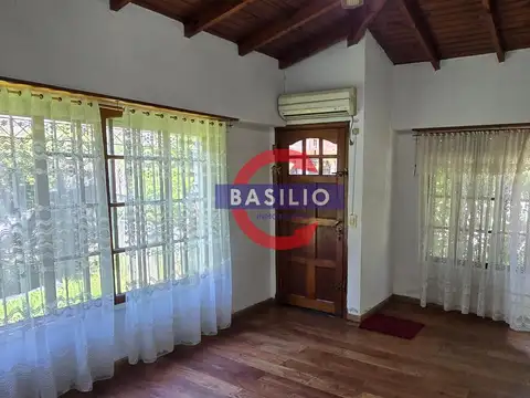PH EN PLANTA BAJA TIPO CHALET, 4 AMBIENTES CON COCHERA Y JARDÍN, A 1 CUADRA DE AV. DE MAYO