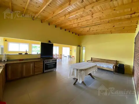 Casa 2 Ambientes Con pileta En - Francisco Alvarez, Moreno