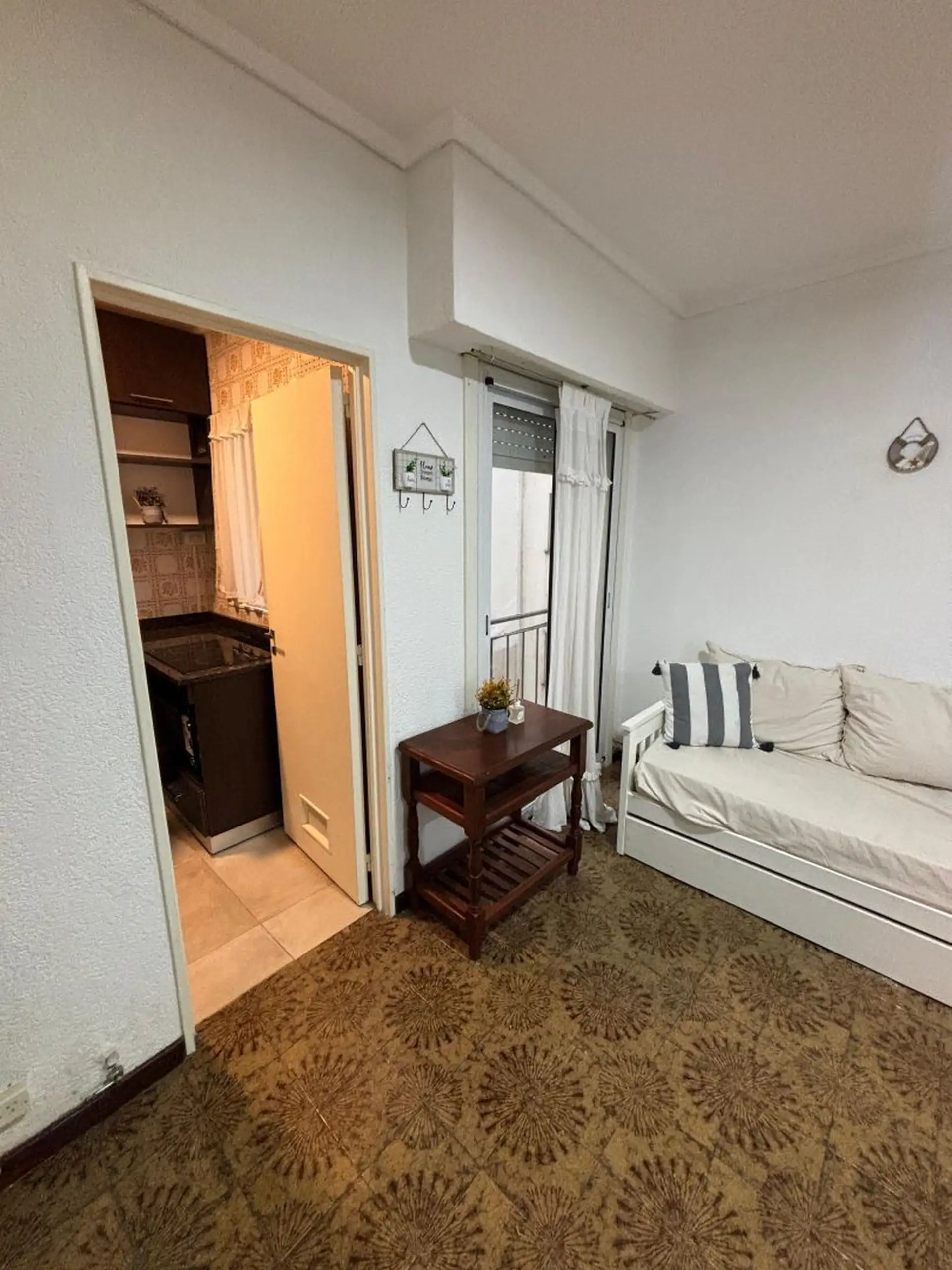 Depto 2 amb, 38m² con cochera fija — Plaza Colón