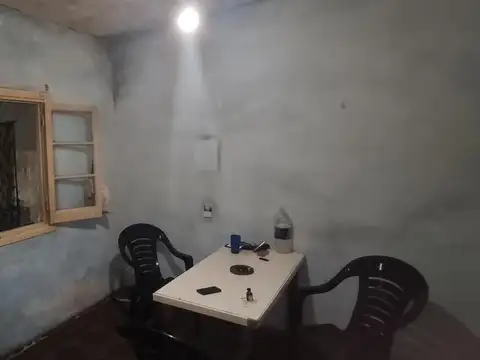 Casa 4 ambientes con 1 baño