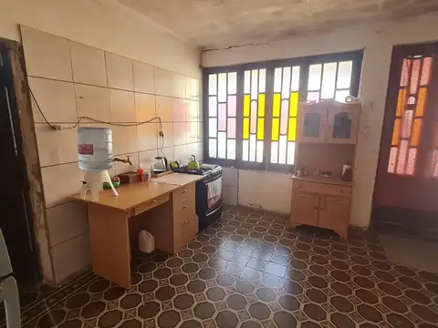 Casa 5 ambientes con 1 baño