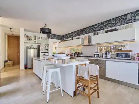 Casa en Alquiler en Albanueva, USD 5.500