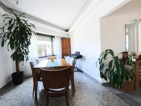 Depto Tipo Casa en Venta de 5 ambientes