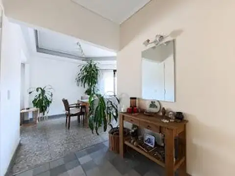 Depto Tipo Casa en Venta en Villa del Parque, USD 197.000