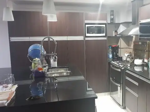 Departamento 4 ambientes con 3 baños