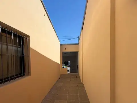 Casa en Alquiler con 1 cochera