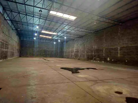 ALQUILER GALPON CON OFICINA ZONA LOS BOULEVARES