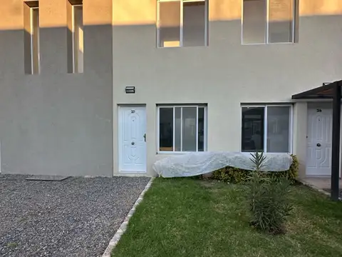 Duplex venta Pilar - La Fernanda 3 ambientes jardín y parrilla individual pileta sum