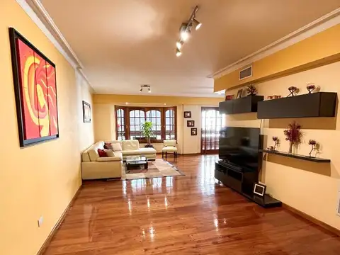 Departamento 5 ambientes con 3 baños