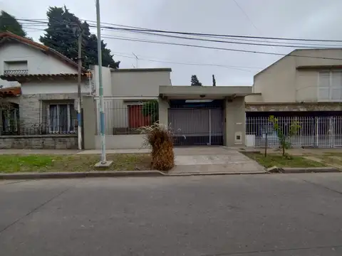 61 e/ 122 y 123 200