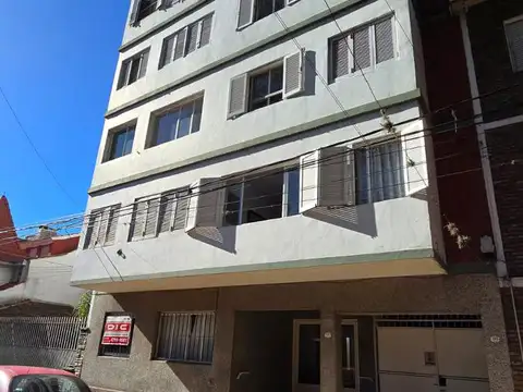 DEPARTAMENTO DE 2 AMBIENTES EN VENTA. OLIVOS BAJO