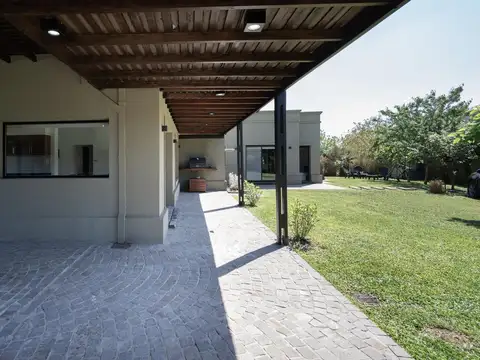 Casa en Venta en Tristán Suárez, USD 339.900