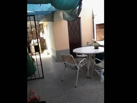 Casa de 3 amb c/local al frente- Parque-garage y terraza (Re