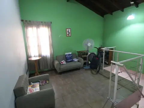 Casa 5 ambientes con 1 baño