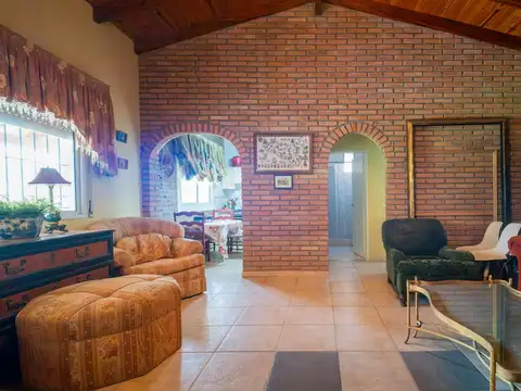 Casa 3 ambientes con 1 baño