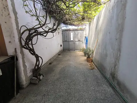 VENTA CASA A REFACCIONAR LOTE PROPIO 6 AMBIENTES SOLDATI POMPEYA PERMUTA