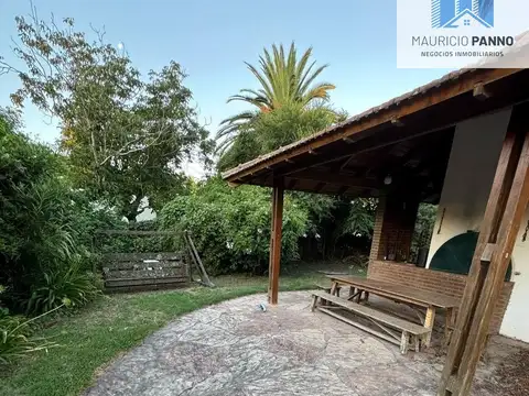 Casa en Venta con 3 cocheras