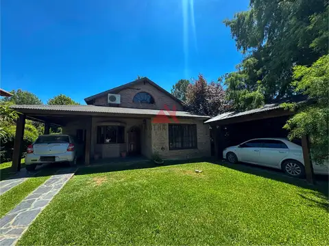 Casa en Venta con 2 cocheras