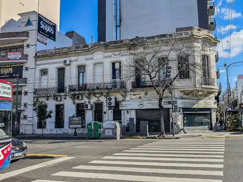 VENTA EN BLOCK 2 DEPTOS LOCAL COMERCIAL Y TERRAZA