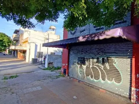 Av. 44 1600