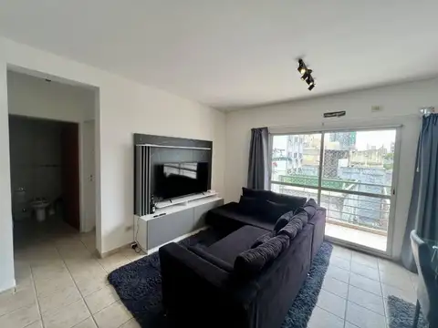 DEPARTAMENTO 2 AMBIENTES C/BALCÓN SEMIPISO