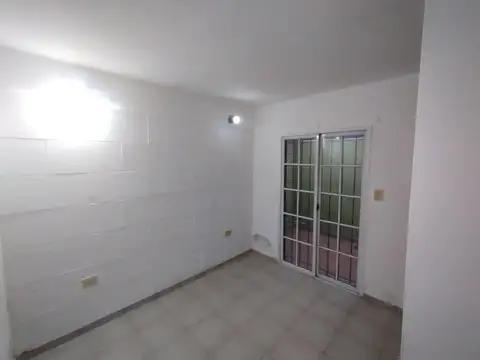 Depto Tipo Casa en Alquiler de 2 dormitorios
