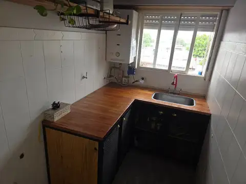 Hipólito Vieytes 100