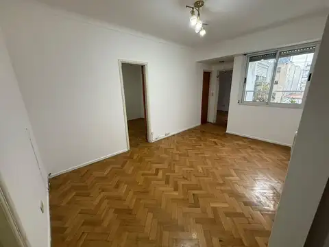 Av Belgrano  al 1300