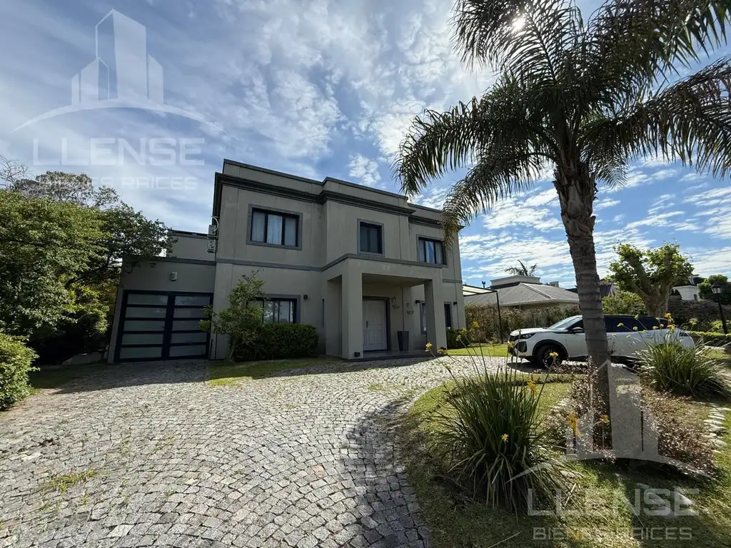 Casa en Venta - 3 dormitorios - USD 450.000