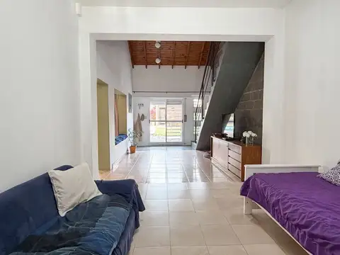 Casa 5 ambientes con 3 baños